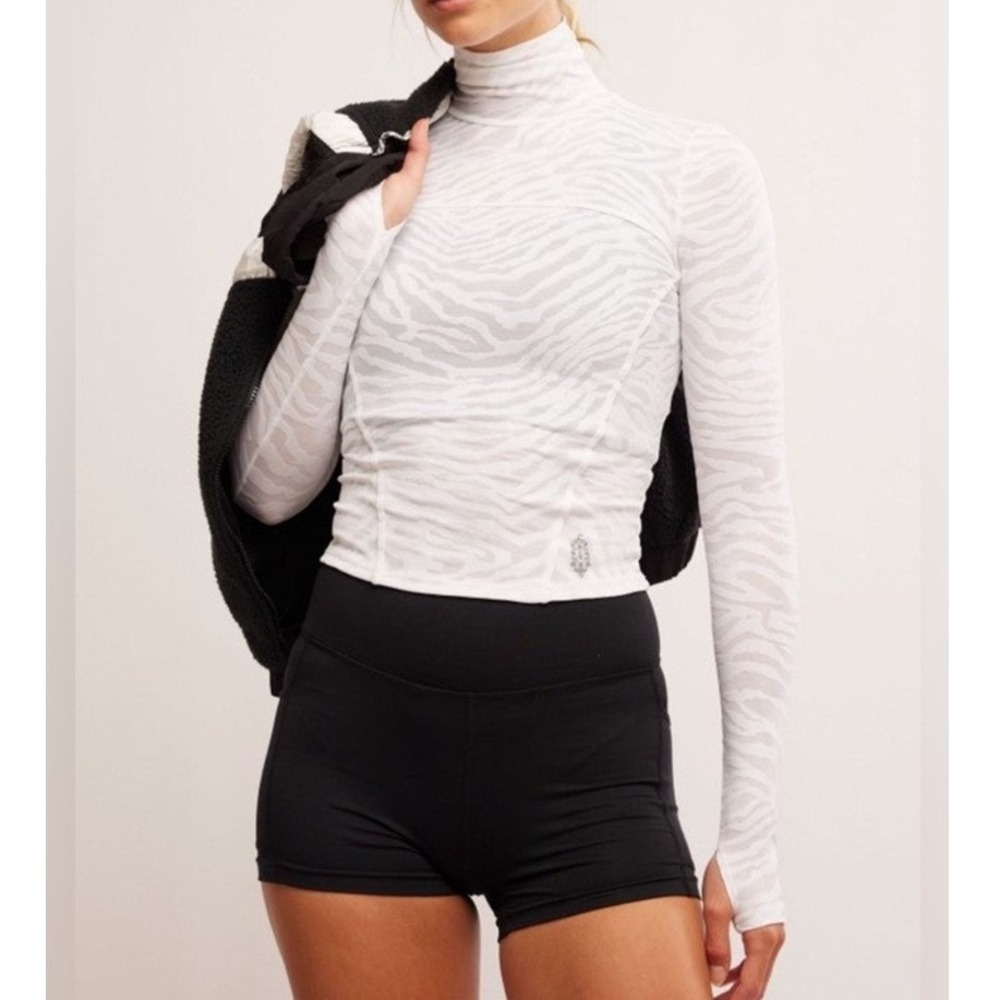 FREE PEOPLE MOVEMENT Tempo Jacquard Turtleneck Size Small White Zebra Activewear